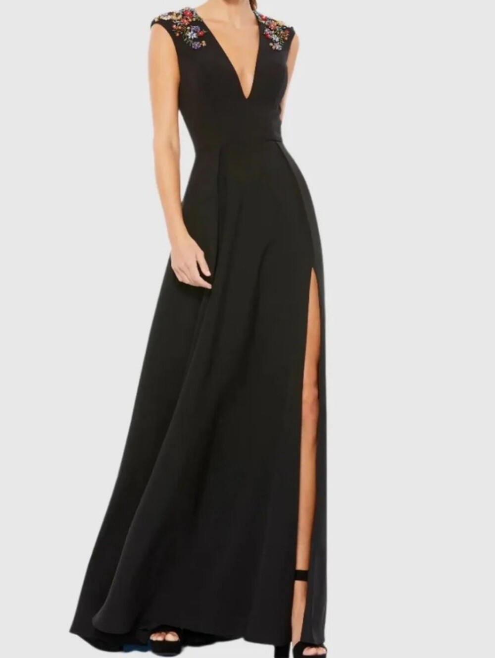 Mac Duggal Ieena Beaded Cap Sleeve V Neck A Line Gown Dress Black Size 6